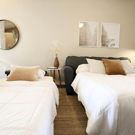 Nomad Retreat King Bed Boutique Condo W Garage ゲインズビル エクステリア 写真