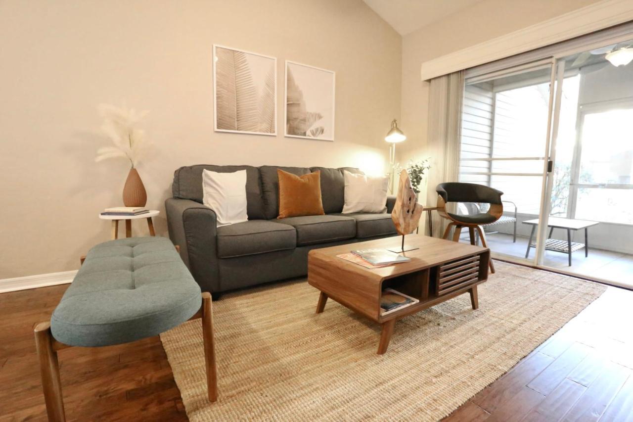 Nomad Retreat King Bed Boutique Condo W Garage ゲインズビル エクステリア 写真