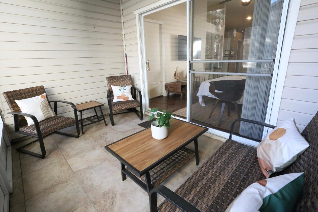 Nomad Retreat King Bed Boutique Condo W Garage ゲインズビル エクステリア 写真