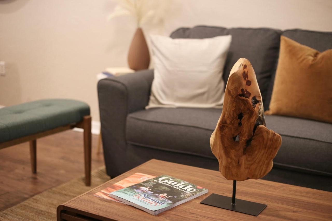 Nomad Retreat King Bed Boutique Condo W Garage ゲインズビル エクステリア 写真