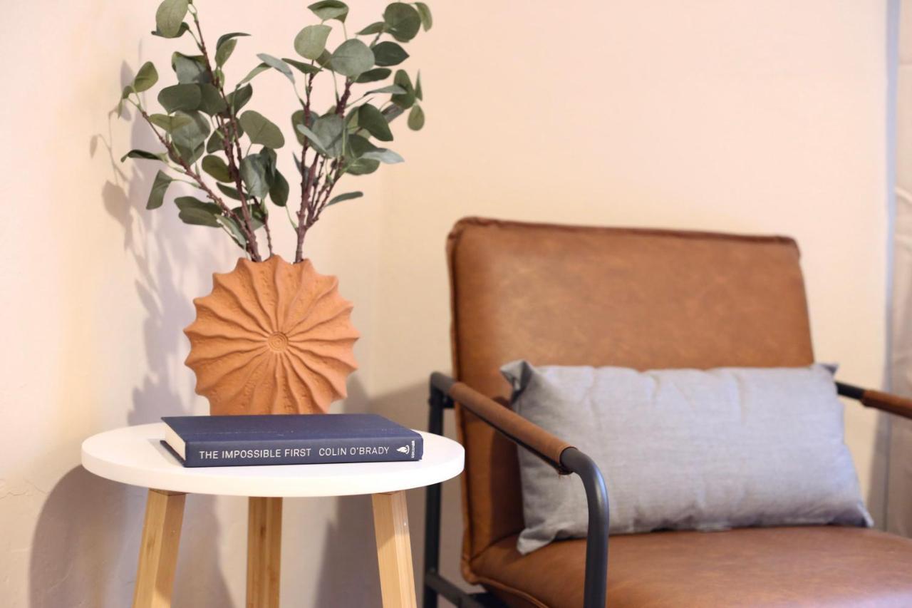 Nomad Retreat King Bed Boutique Condo W Garage ゲインズビル エクステリア 写真
